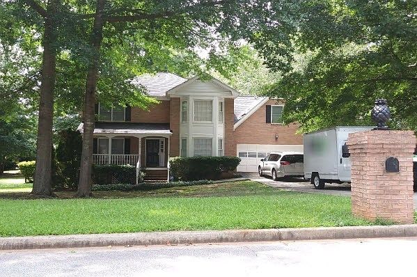 1st image of 2204 Thames Dr SE