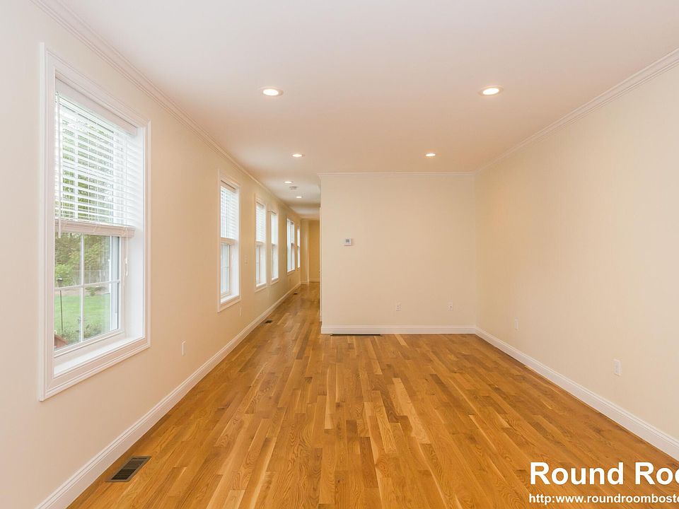 1st image of 217 Arlington St S #1B