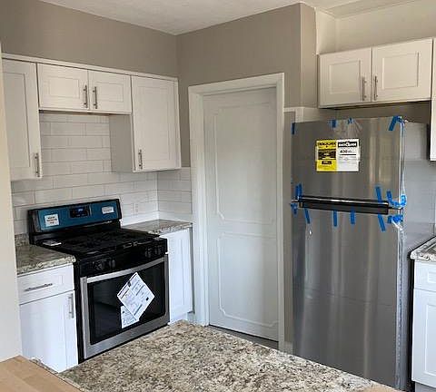 5th image of 2103 Lewis Dr #2