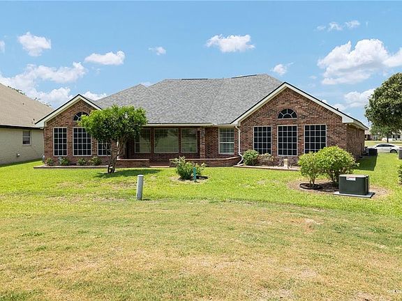 4th image of 3445 Country Club Dr N