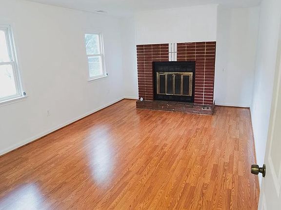 4th image of 511 N Horners Ln