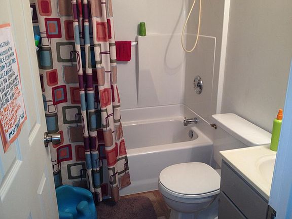 5th image of 400 Valerie Cir