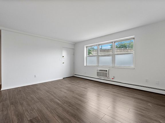 2nd image of 313 Grantwood Blvd #3