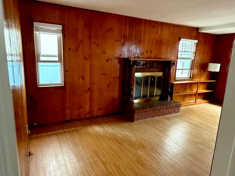 1906 Marshallfield Ln — Photo 26