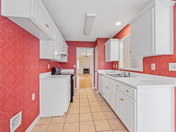 5th image of 310 Southbank Dr