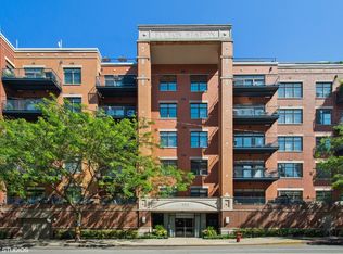 550 W Fulton St APT 606, Chicago, IL 60661