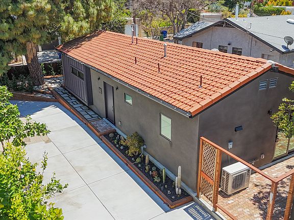 2nd image of 622 Isabel St