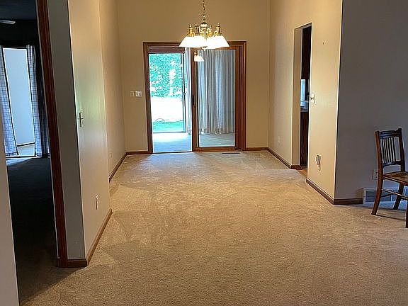 4th image of 41 Walker Ln
