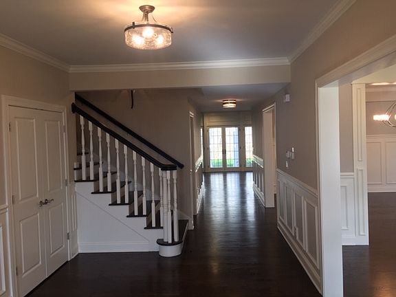 4th image of 9822 Kedvale Ave