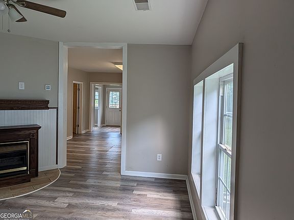2nd image of 24 Alley St