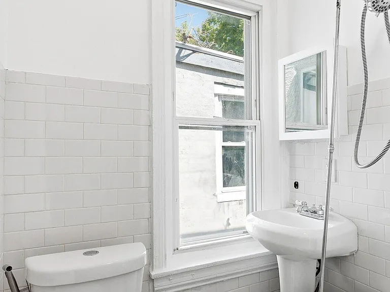 1831 E Clementine St — Photo 20