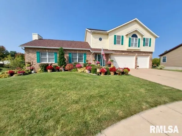2614 Crystal Creek Ct, Davenport, IA 52804