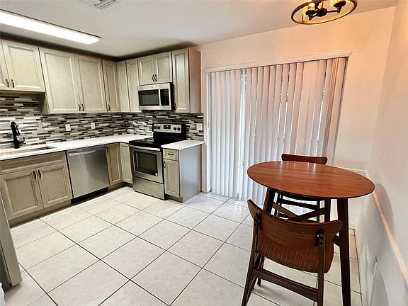 4th image of 1610-1612 NE 56th Street