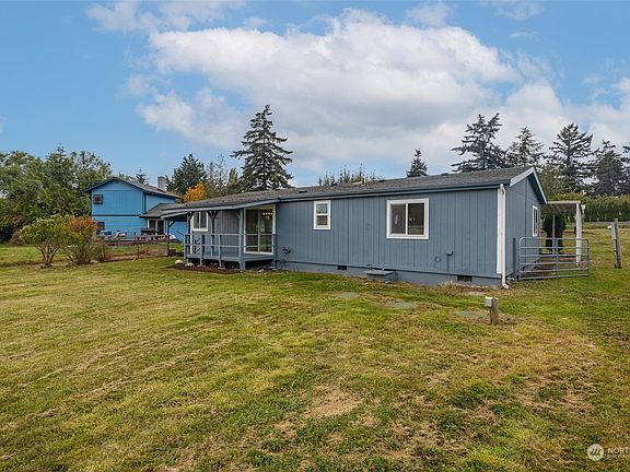 3rd image of 986 Carl Avenue