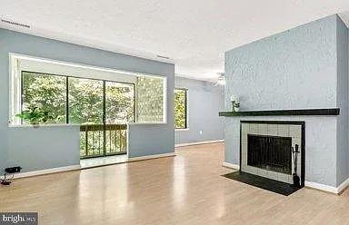 2 bed, 1.5 bath, 979 sqft, $1,950 — Photo 3