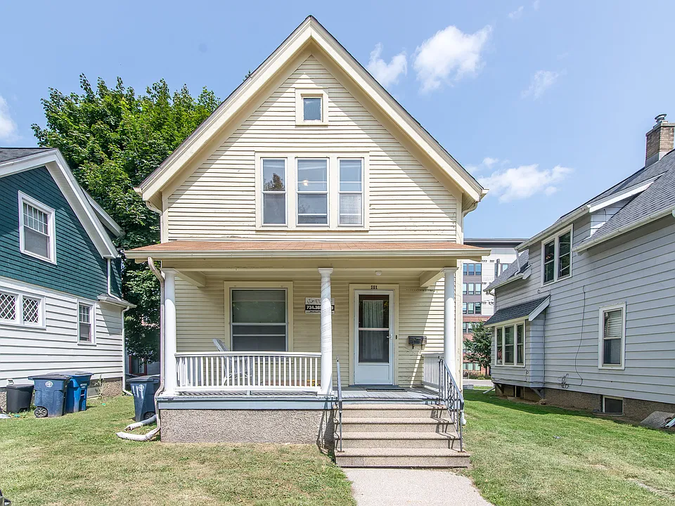 111 Adams St