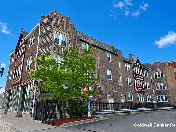 2nd image of 2345 W Irving Park Rd #3S