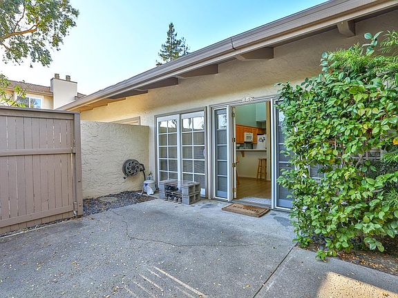 5th image of 19102 Vineyard Ln