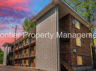 3320 Greenwood Blvd, Maplewood, MO 63143