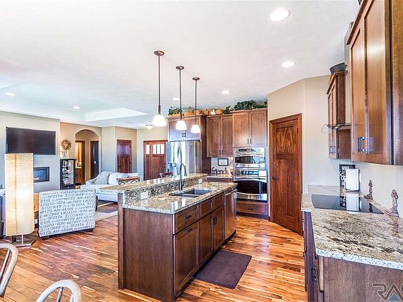 5th image of 8704 E Palametto St