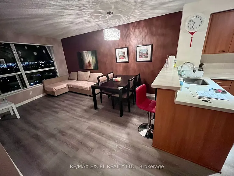 38 Lee Centre Dr #2912 — Photo 8