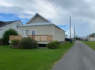 107 Andre Ln, Golden Meadow, LA 70357
