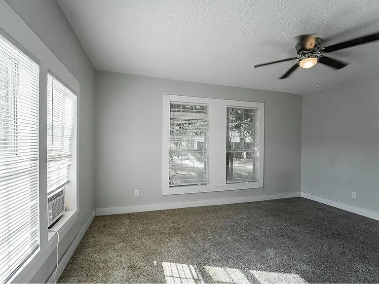 720 Main St — Photo 14