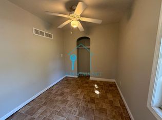304 SE 5th St, Newton, KS 67114