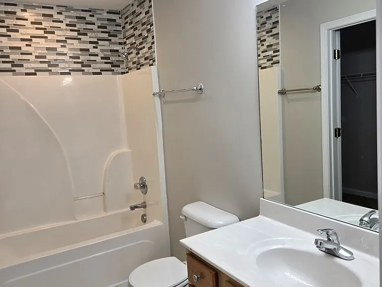 1092 Winding Oak Trl — Photo 16