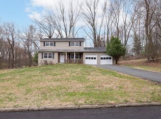 36 Montclair Ave, Airmont, NY 10952