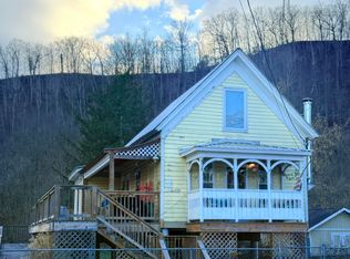 213 Railroad Ave, Alderson, WV 24910