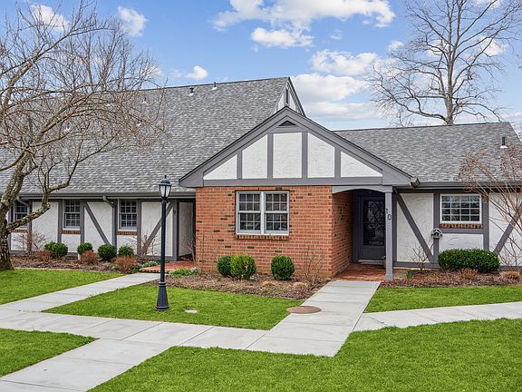 2nd image of 10 Leland Ln