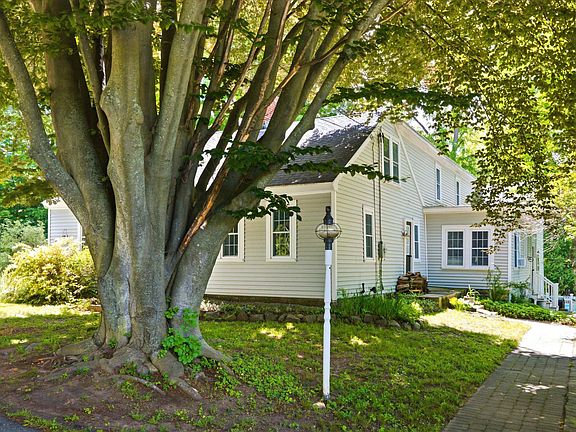 4th image of 13 Nesmith Street