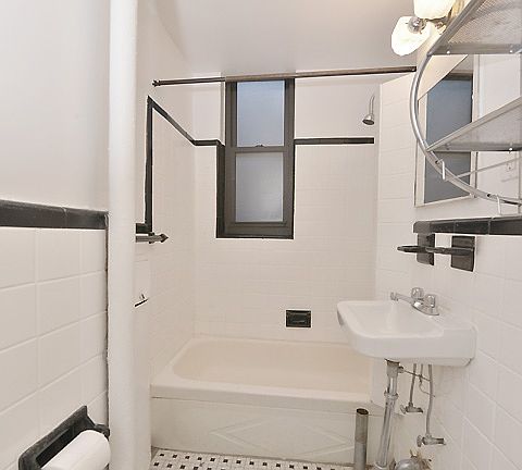 4th image of 430 Amsterdam Ave APT 4C