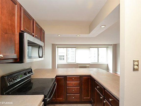 4th image of 211 E Ohio St Floor 10