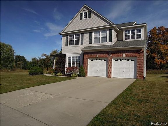 4th image of 1935 Howland Blvd