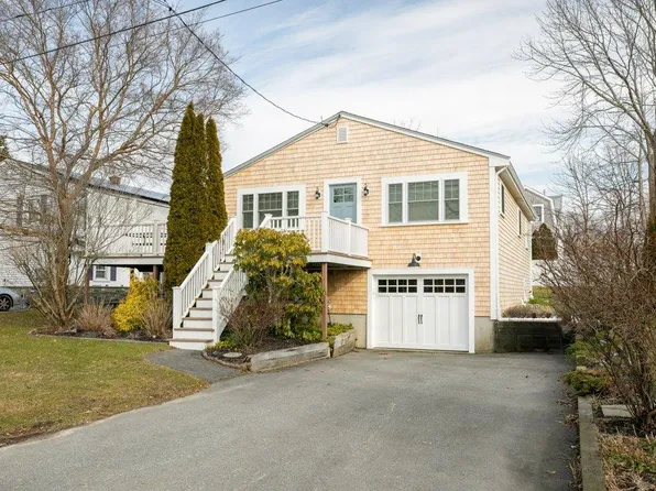 46 Allston Ave, Middletown, RI 02842