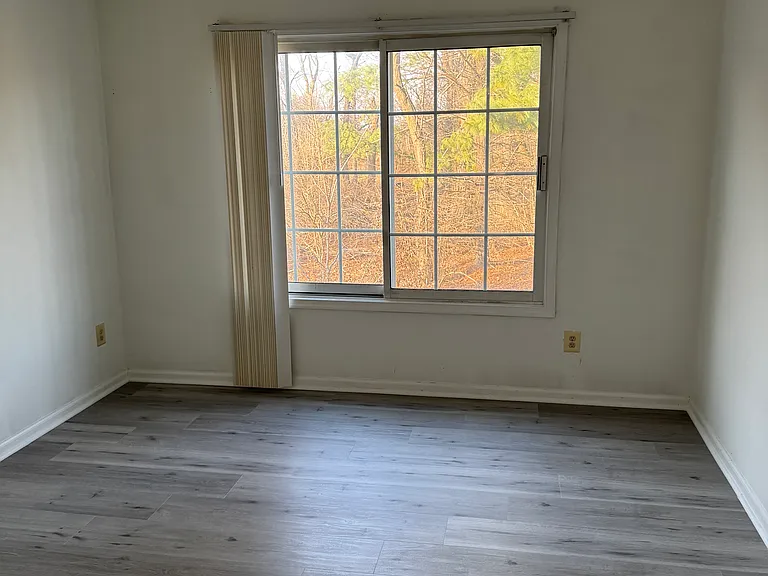 1038 Waterford Dr — Photo 10