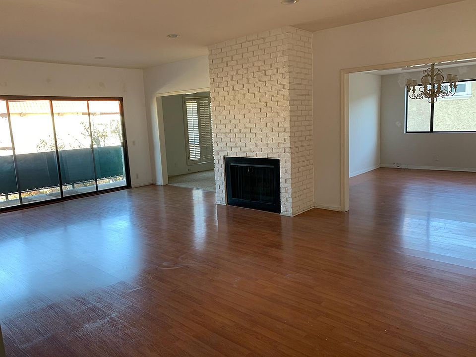1st image of 5416 Zelzah Ave APT 201