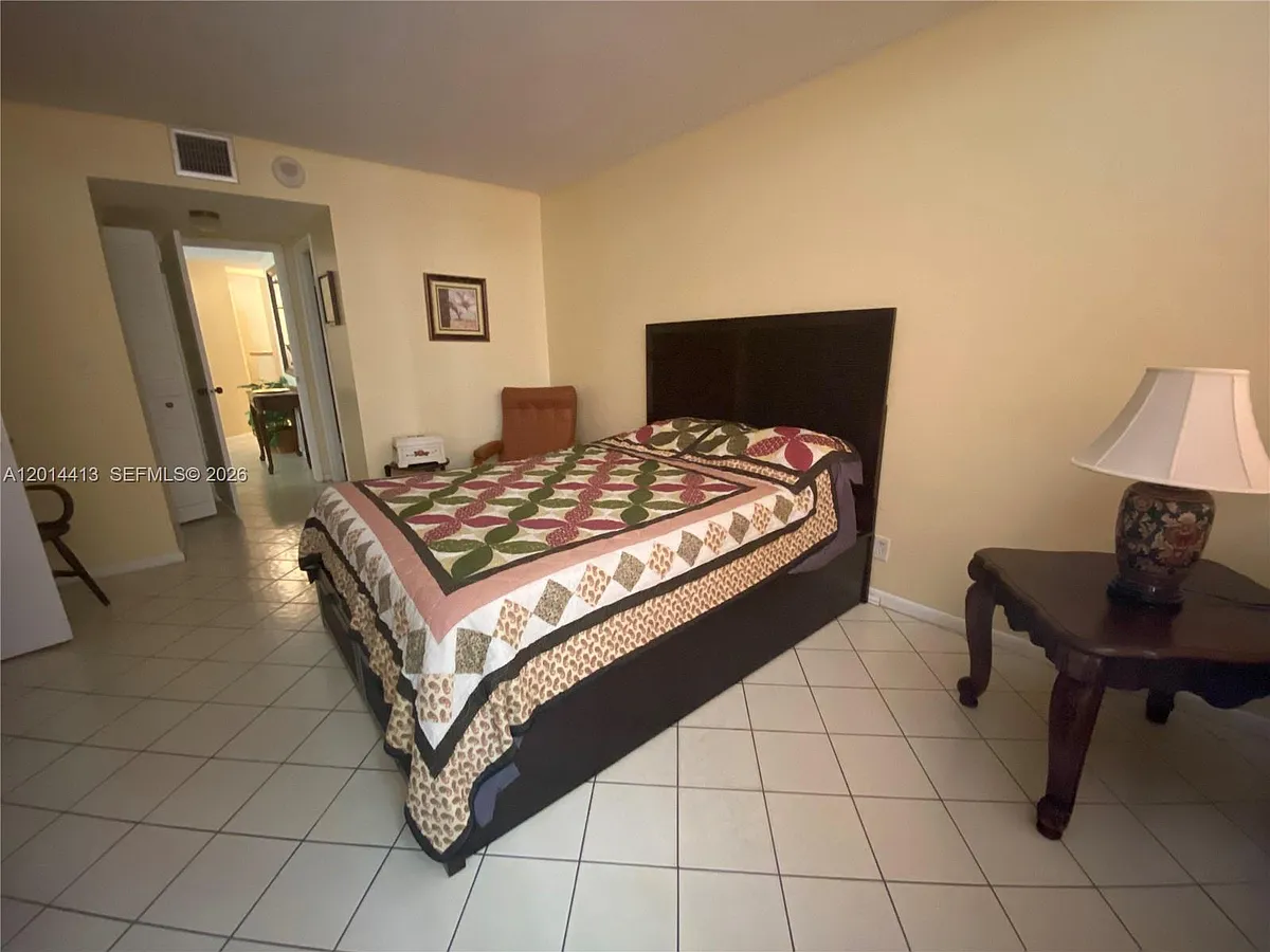 Building Photo - 1817 S Ocean Dr #225