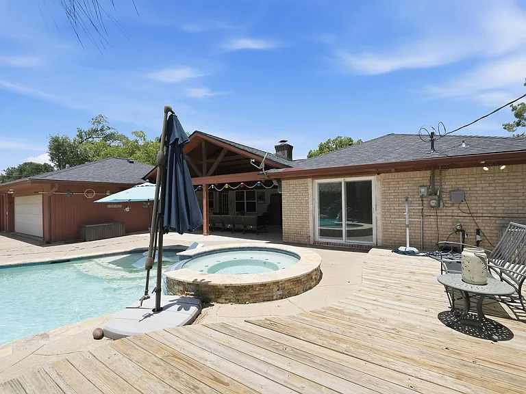 2607 Brom Bones Blvd — Photo 9
