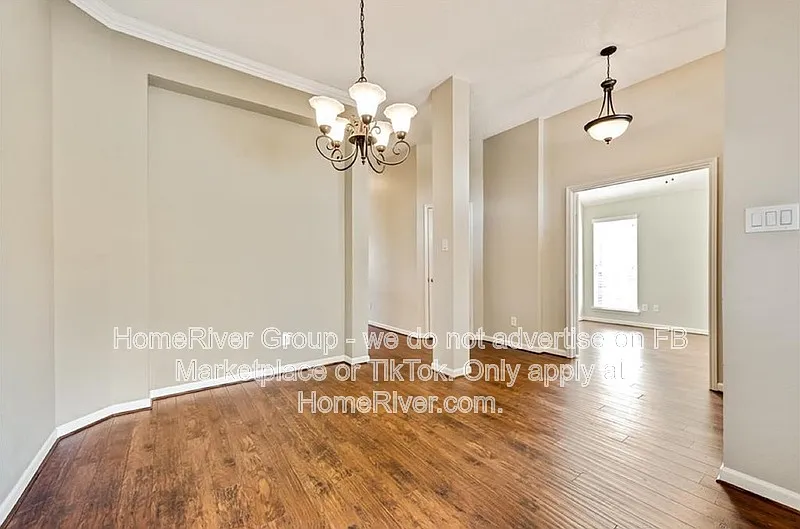 3 bed, 2.0 bath, 1831 sqft, $2,700 — Photo 3
