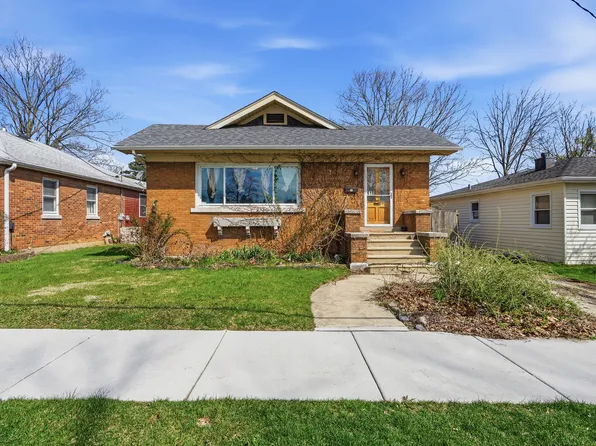 618 E 12th St, Lockport, IL 60441