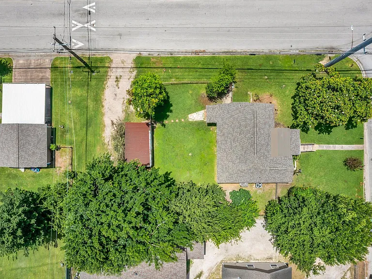 7304 Kinney St — Photo 32