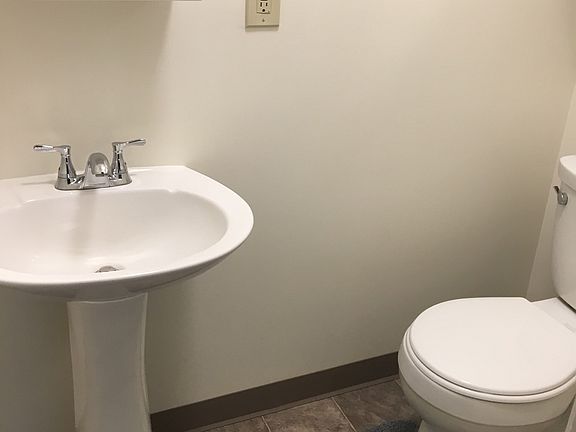 1/2 Bathroom