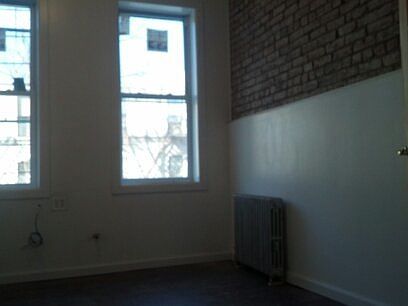 5th image of 283 Linden St APT 2L