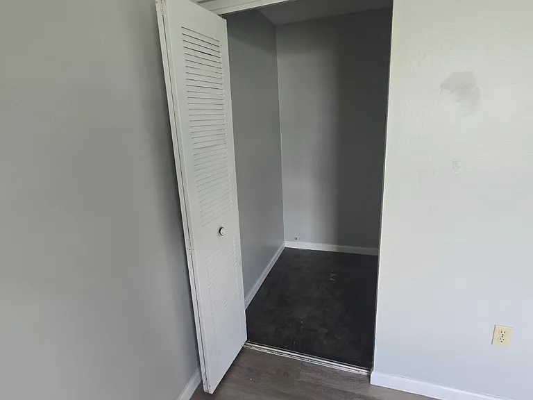 1802 Barton Dr — Photo 10