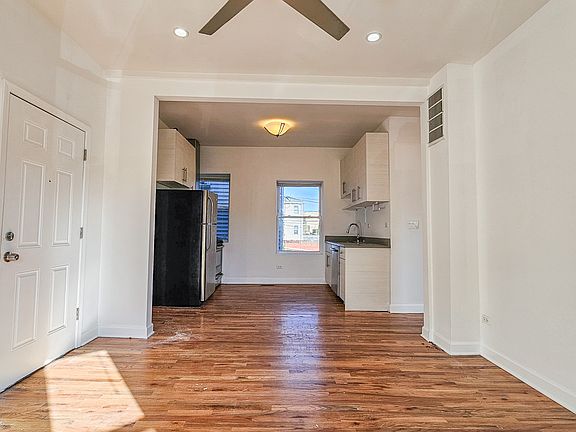3rd image of 3450 W Waveland Ave #2E