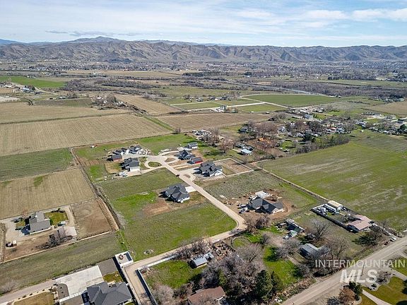 5th image of 405 Skyview Ln