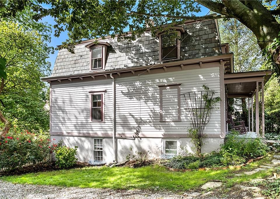 82 Spring St, East Greenwich, RI 02818 Zillow